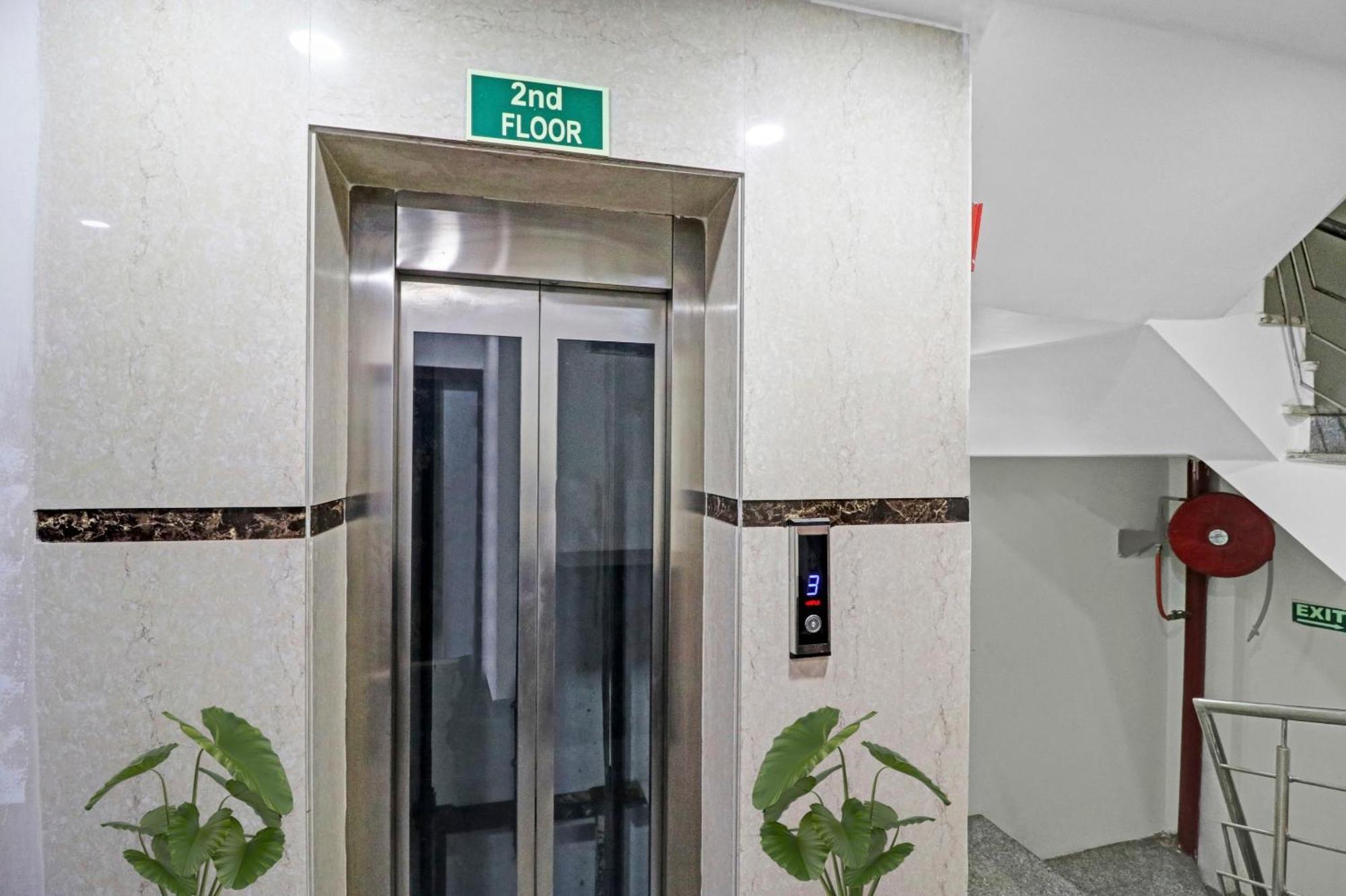 Hotel Stay House New Delhi Buitenkant foto