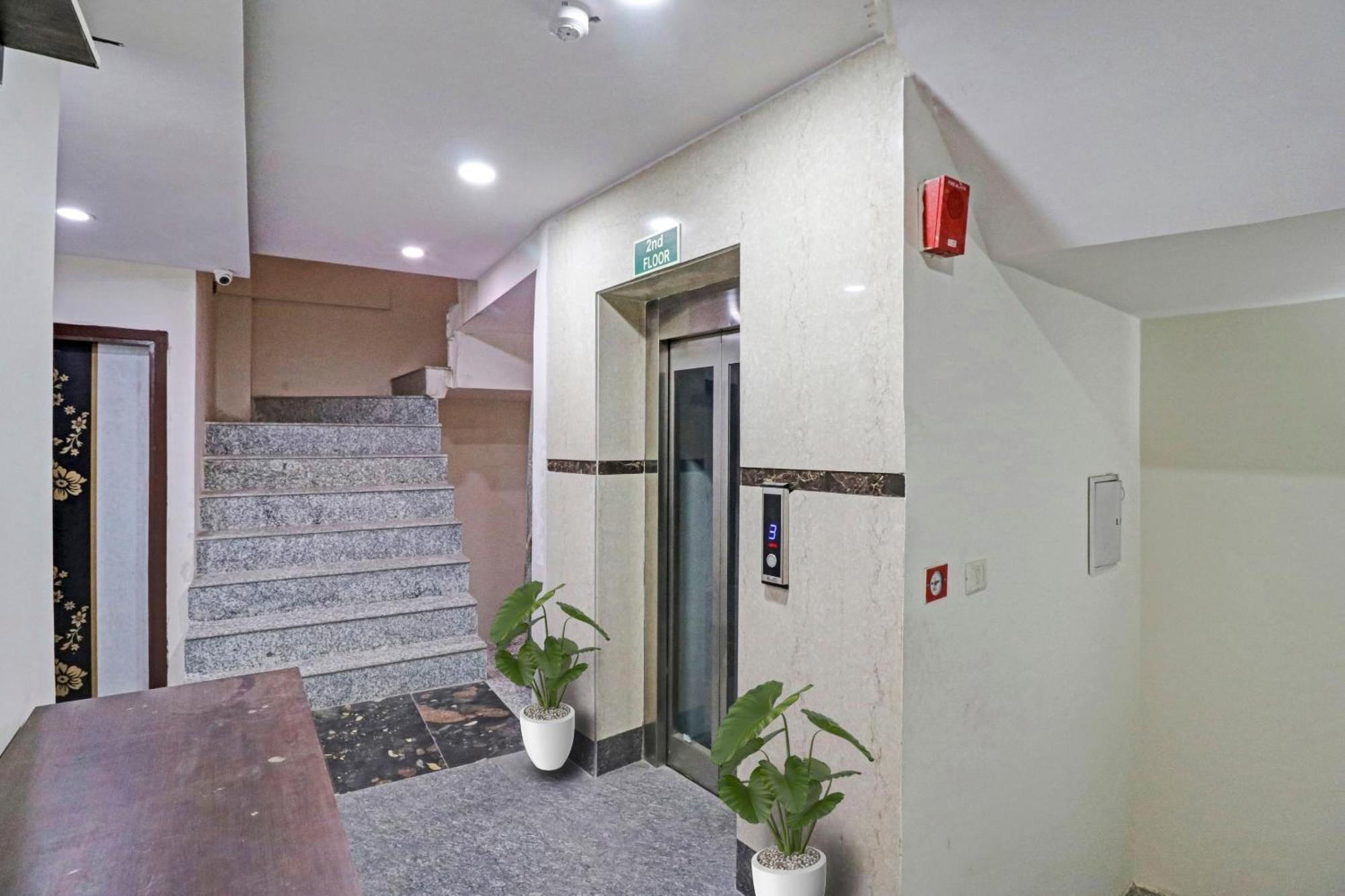 Hotel Stay House New Delhi Buitenkant foto